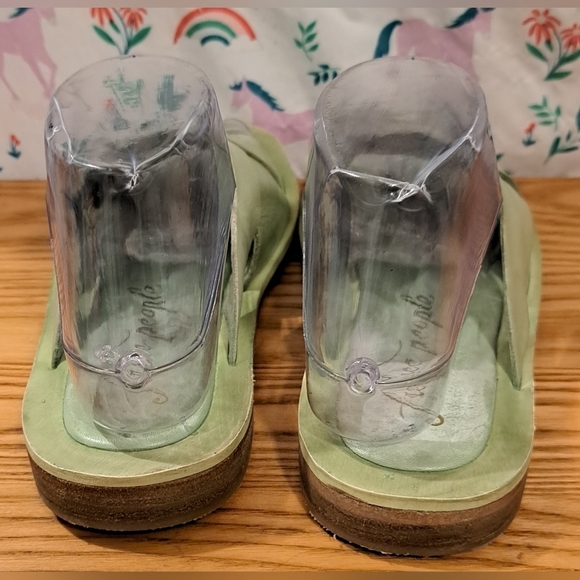 Free People Del Mar Green Leather Casual Summer Neutral Boho Sandal Shoe SZ 7 - Picture 5 of 8